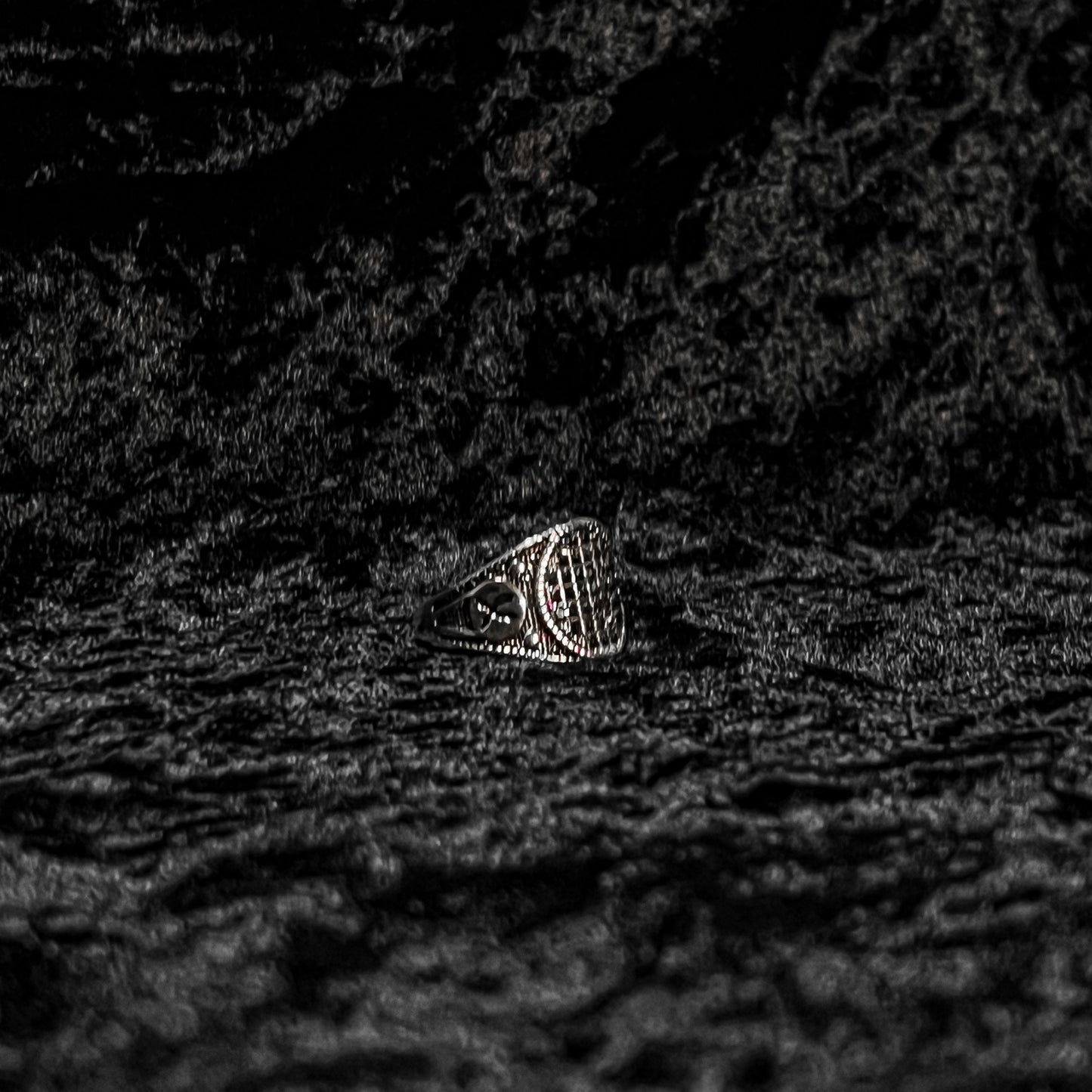 Huitan Luxury Silver Color ring