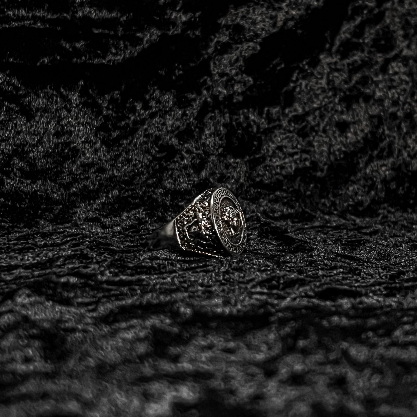 Huitan Luxury Silver Color ring